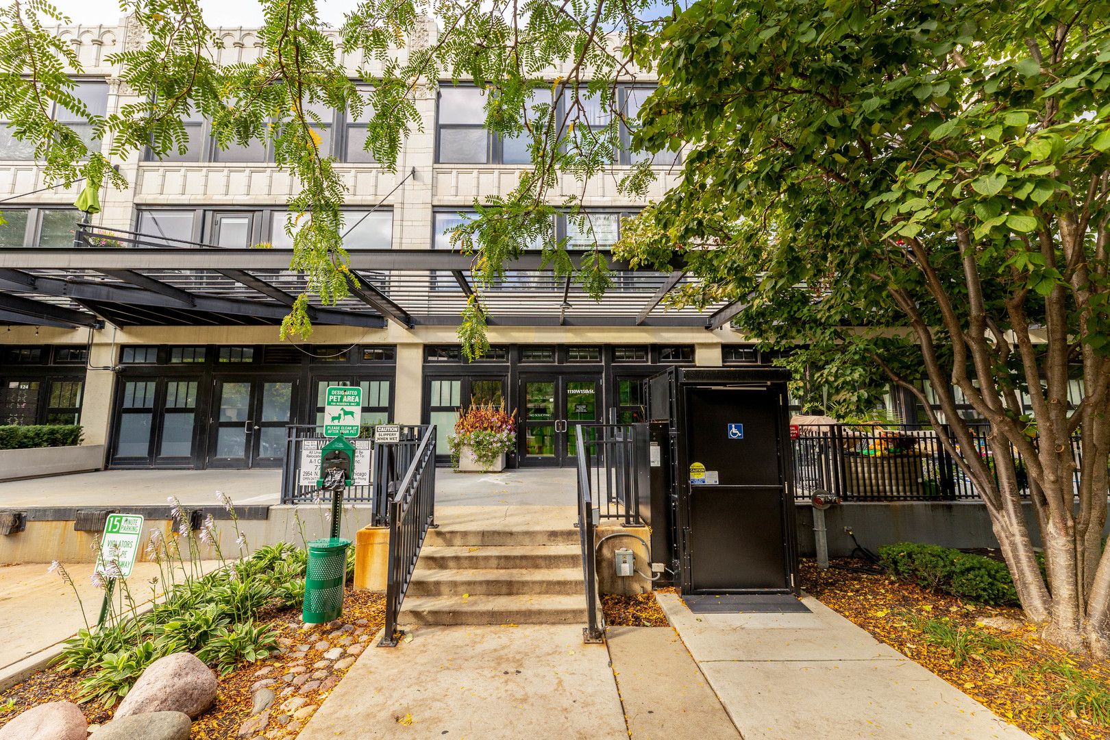 1110 W 15th Street #328 — Chicago, IL 60608