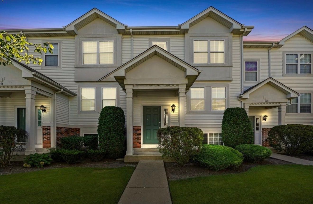 143 Holiday Lane — Hainesville, IL 60073