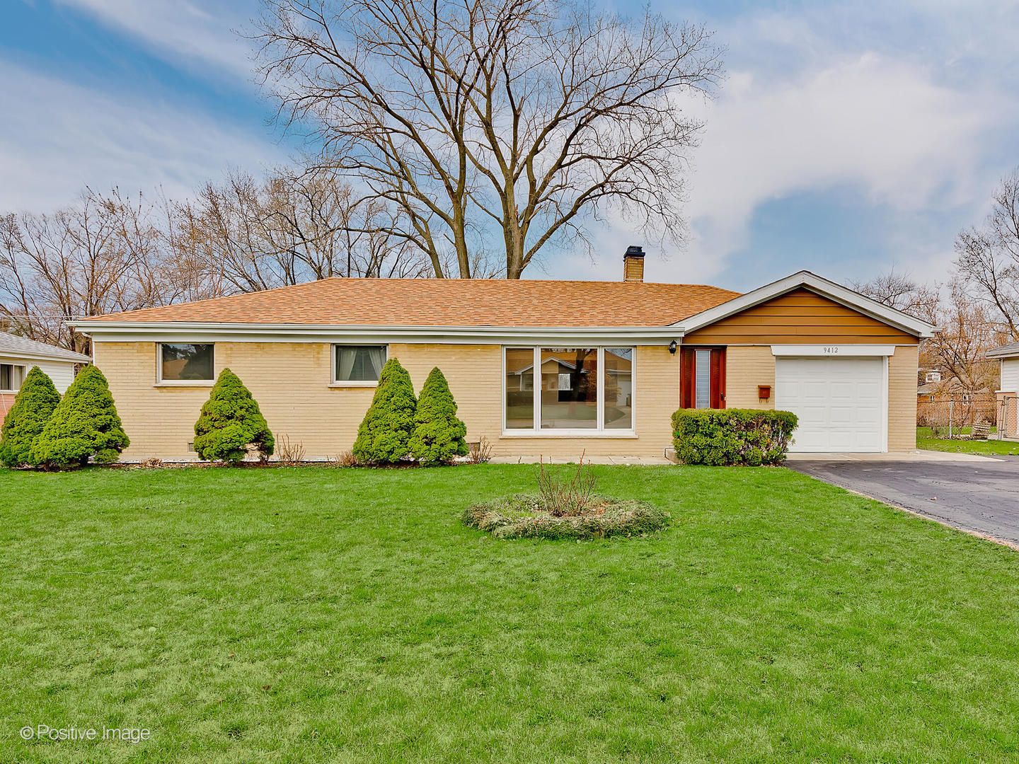 9412 Margail Avenue — Des Plaines, IL 60016