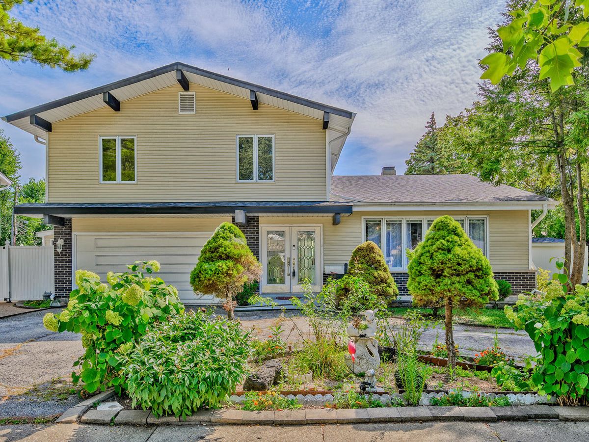 1121 Greenfield Lane, Mount Prospect, IL 60056