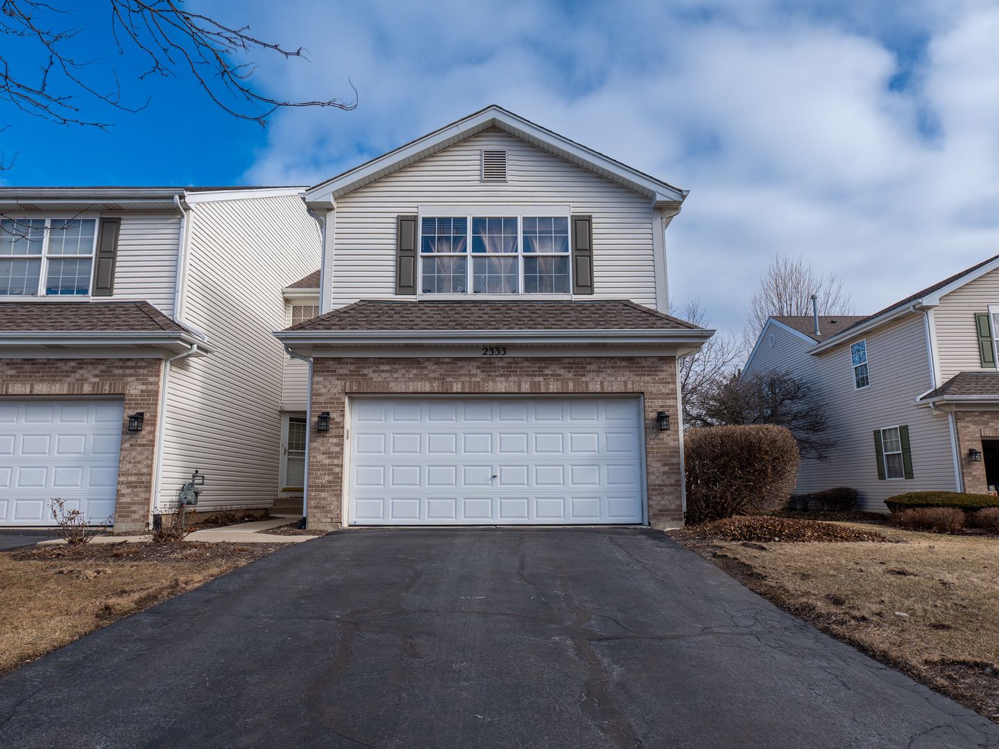 2333 Stoughton Circle — Aurora, IL 60502