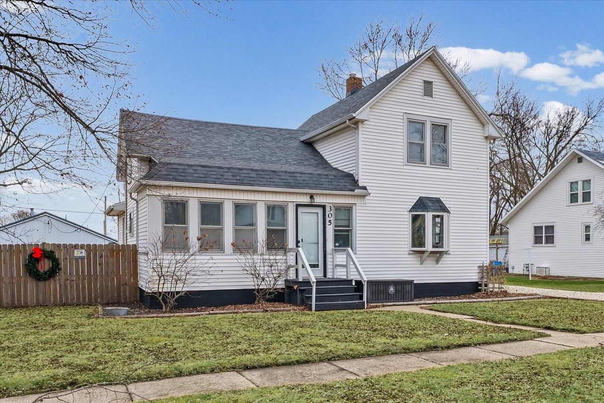 305 S OAK Street, Buckley, IL 60918
