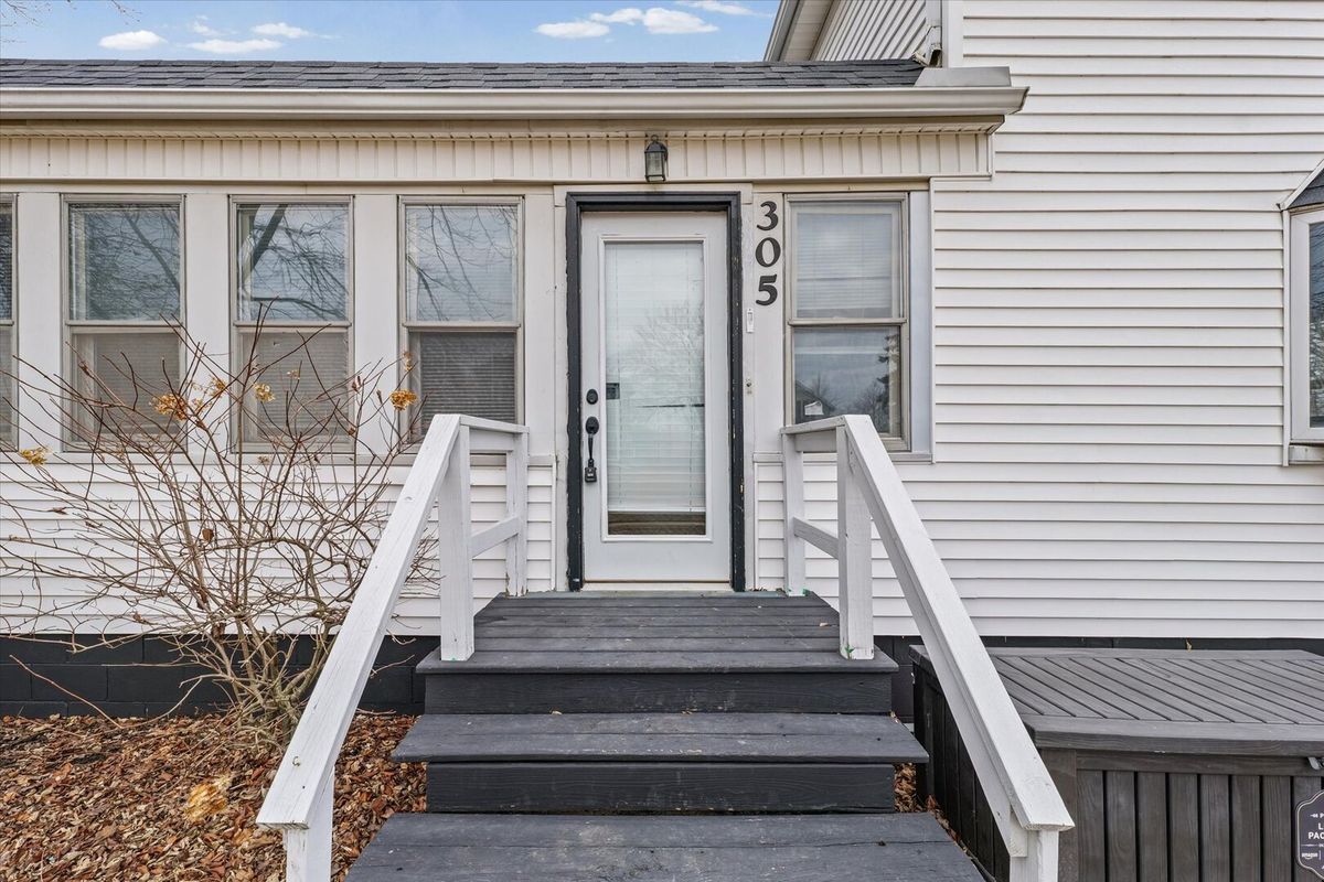 305 S OAK Street, Buckley, IL 60918