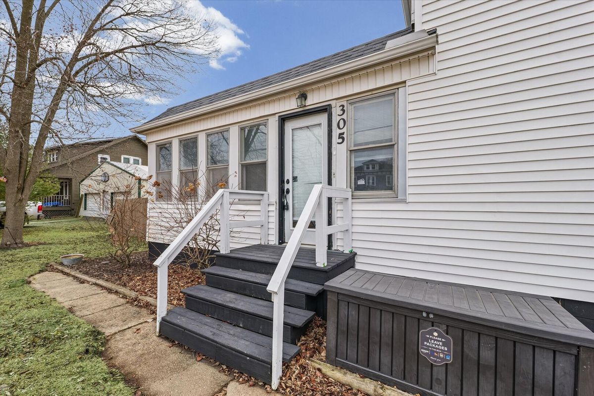 305 S OAK Street, Buckley, IL 60918
