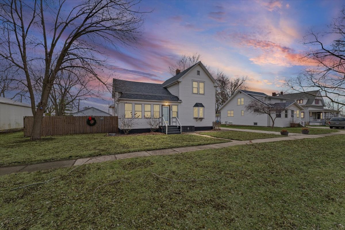 305 S OAK Street, Buckley, IL 60918