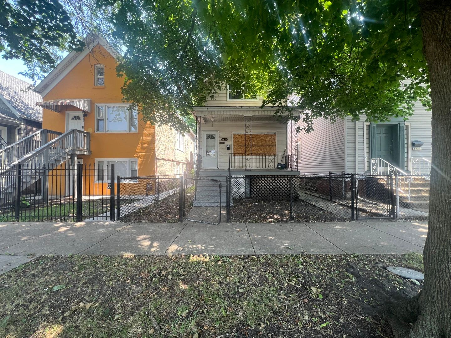 8623 S Manistee Avenue — Chicago, IL 60617
