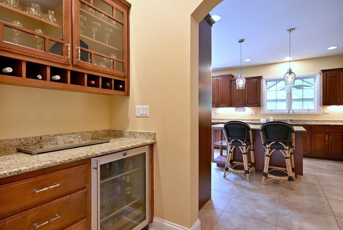 281 E Vallette Street, Elmhurst, IL 60126