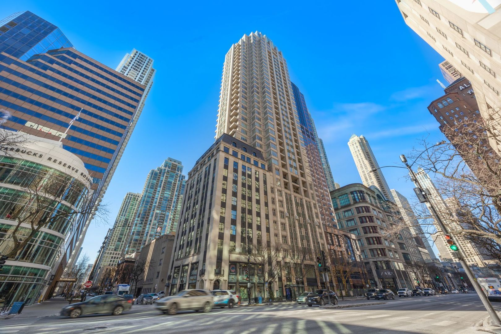 118 E Erie Street #18A — Chicago, IL 60611