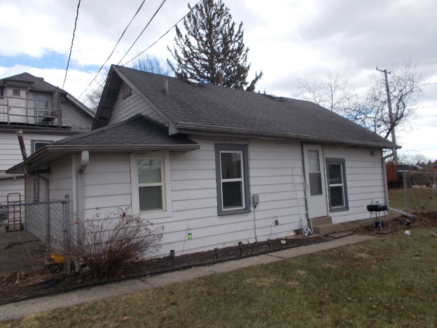 2206 ENOCH Avenue — Zion, IL 60099