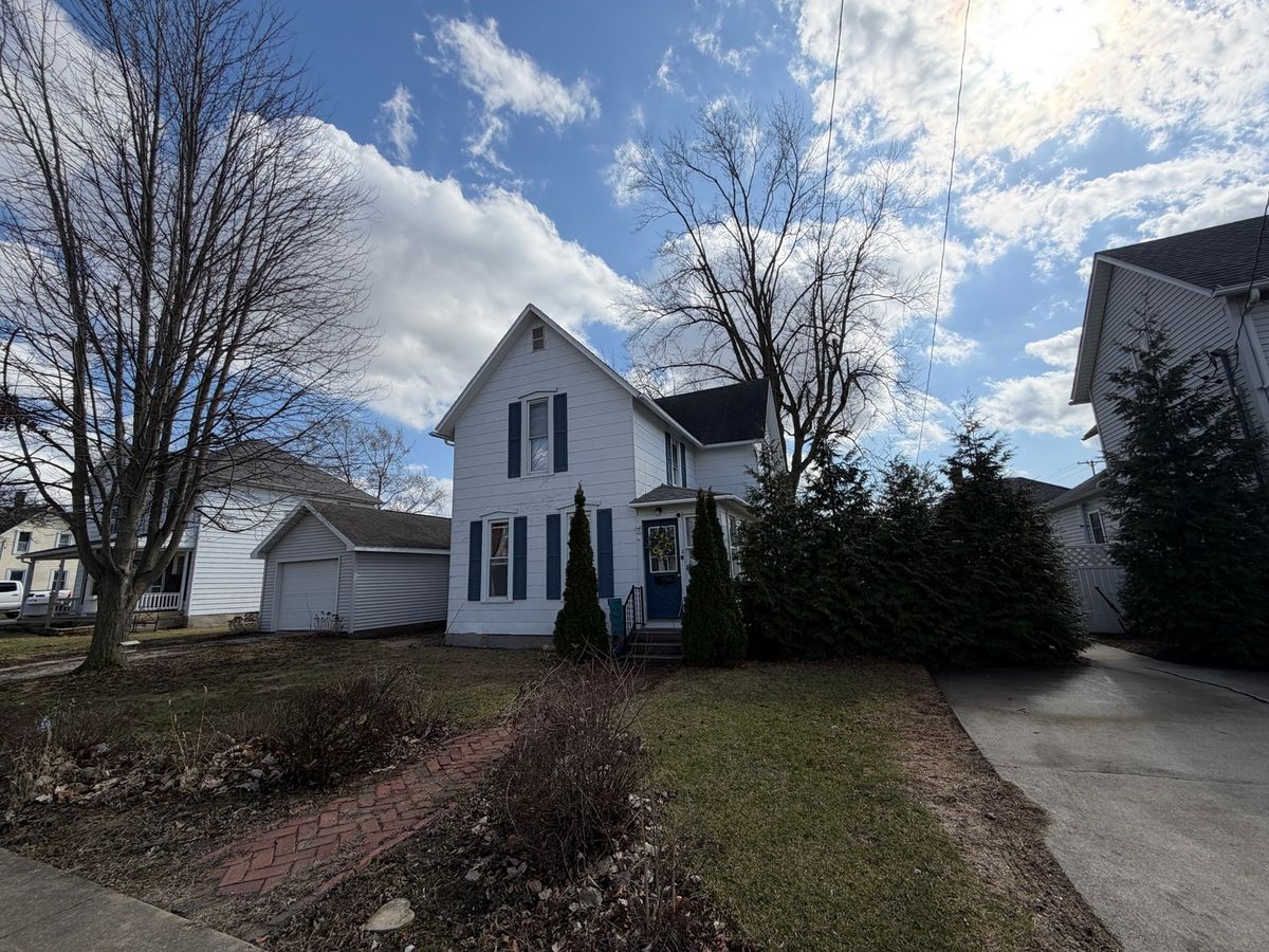 405 E Seminary Avenue, Hoopeston, IL 60942