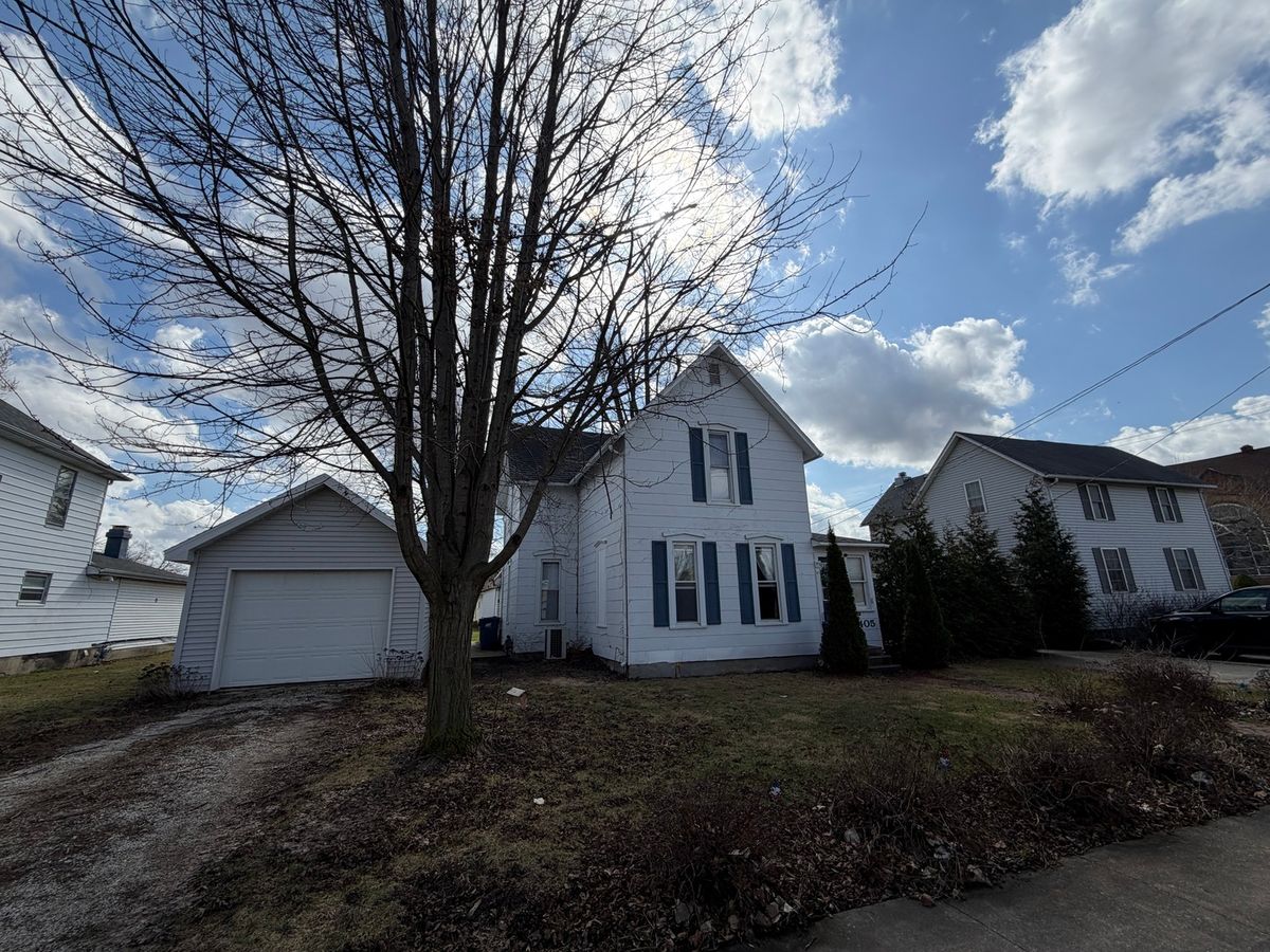 405 E Seminary Avenue, Hoopeston, IL 60942