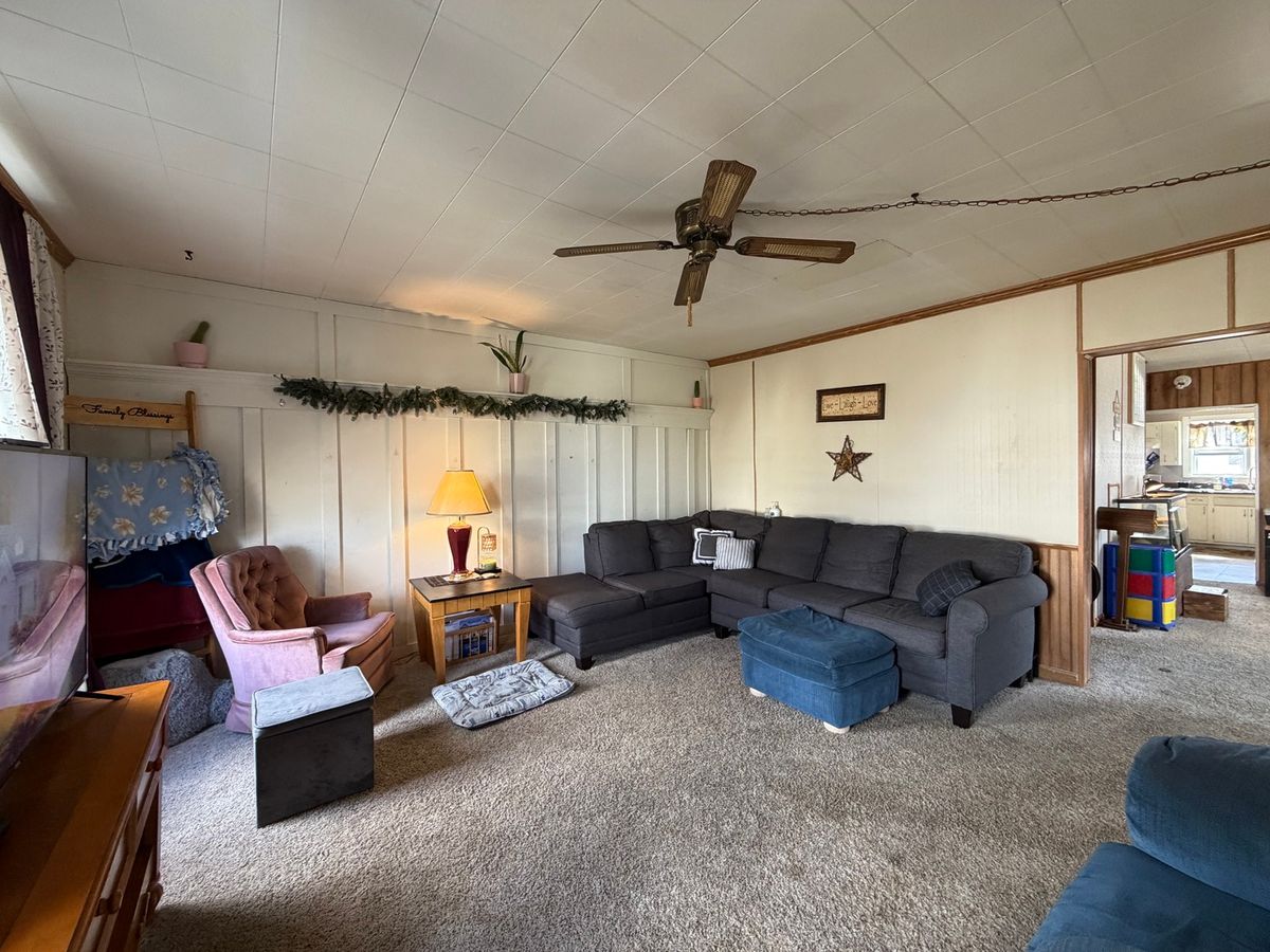 405 E Seminary Avenue, Hoopeston, IL 60942