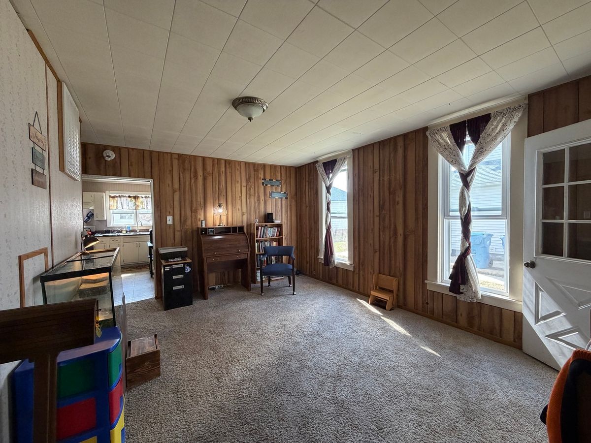405 E Seminary Avenue, Hoopeston, IL 60942