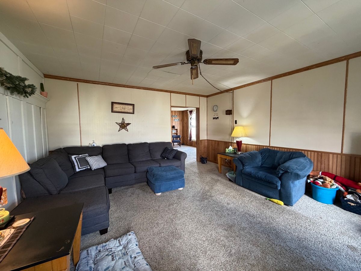 405 E Seminary Avenue, Hoopeston, IL 60942