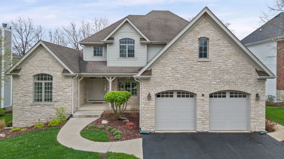 35 Beech Drive, Lake Zurich, IL 60047