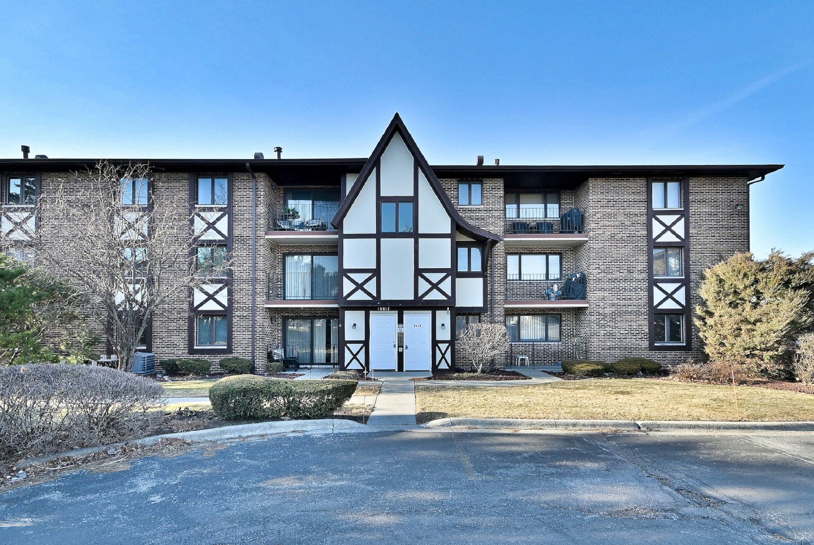10512 S RIDGE  COVE Drive #31C — Chicago Ridge, IL 60415