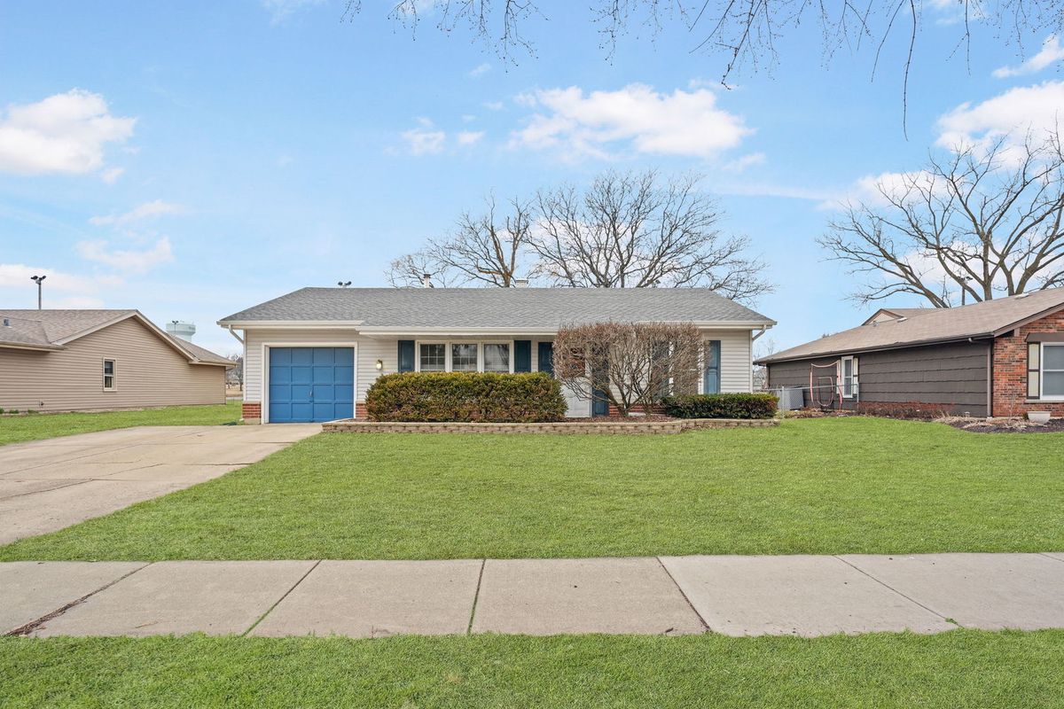 184 Circle Avenue, Bloomingdale, IL 60108