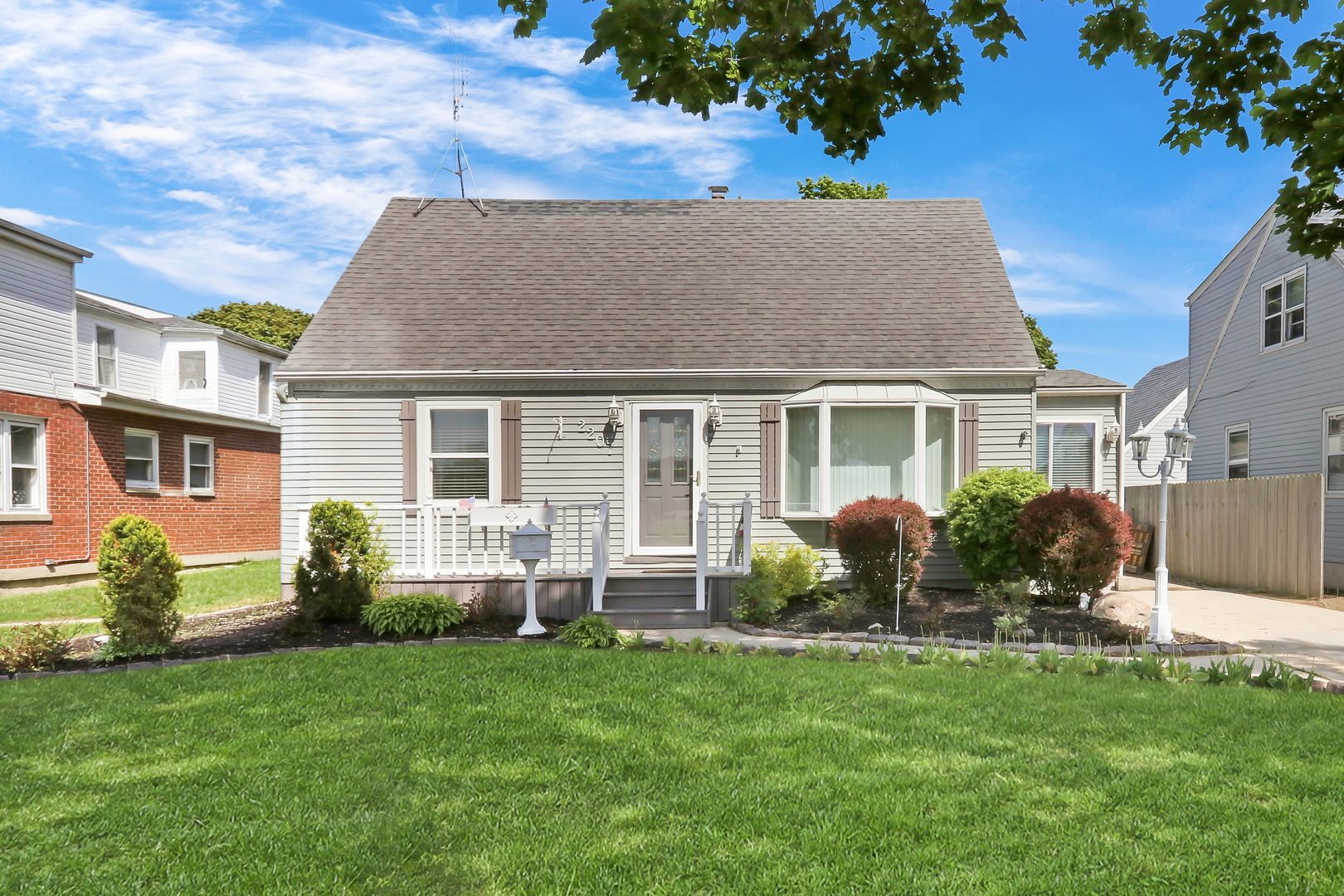 2207 Eshcol Avenue — Zion, IL 60099