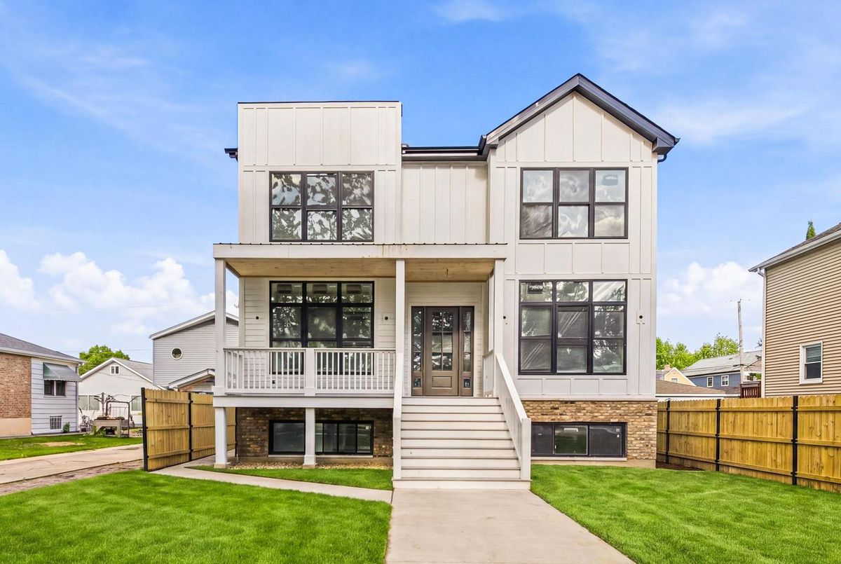 5361 Normandy Avenue, Chicago, IL 60656