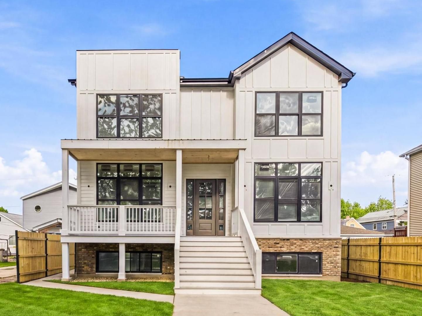 5361 N Normandy Avenue — Chicago, IL 60656