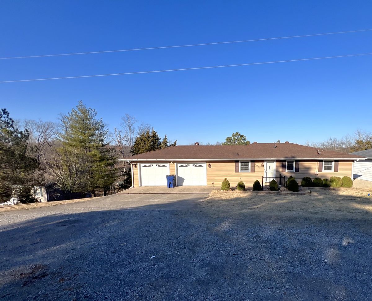 1991 Lakeshore Drive, Goreville, IL 62939