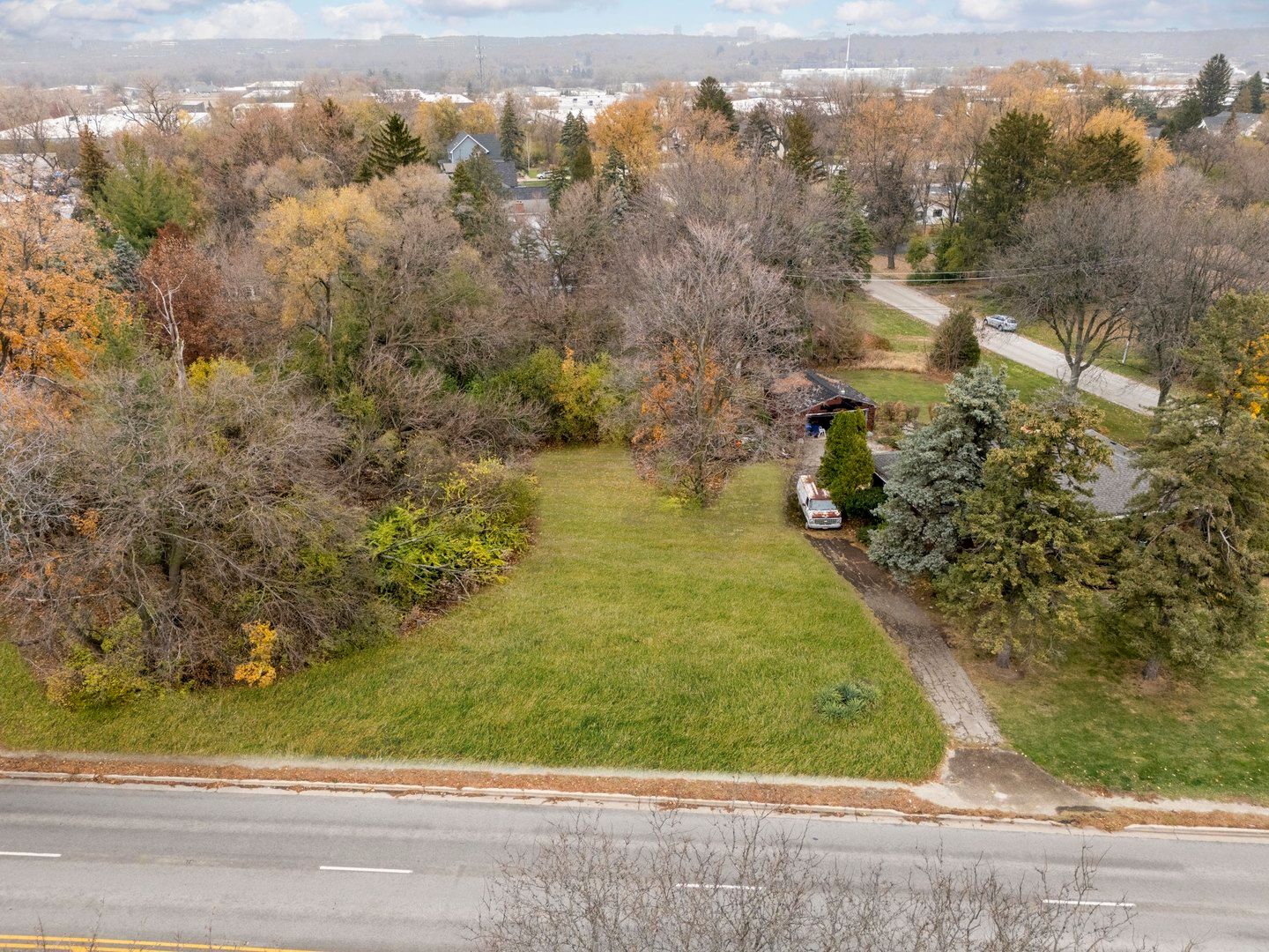10/11 Maple Avenue — Downers Grove, IL 60515