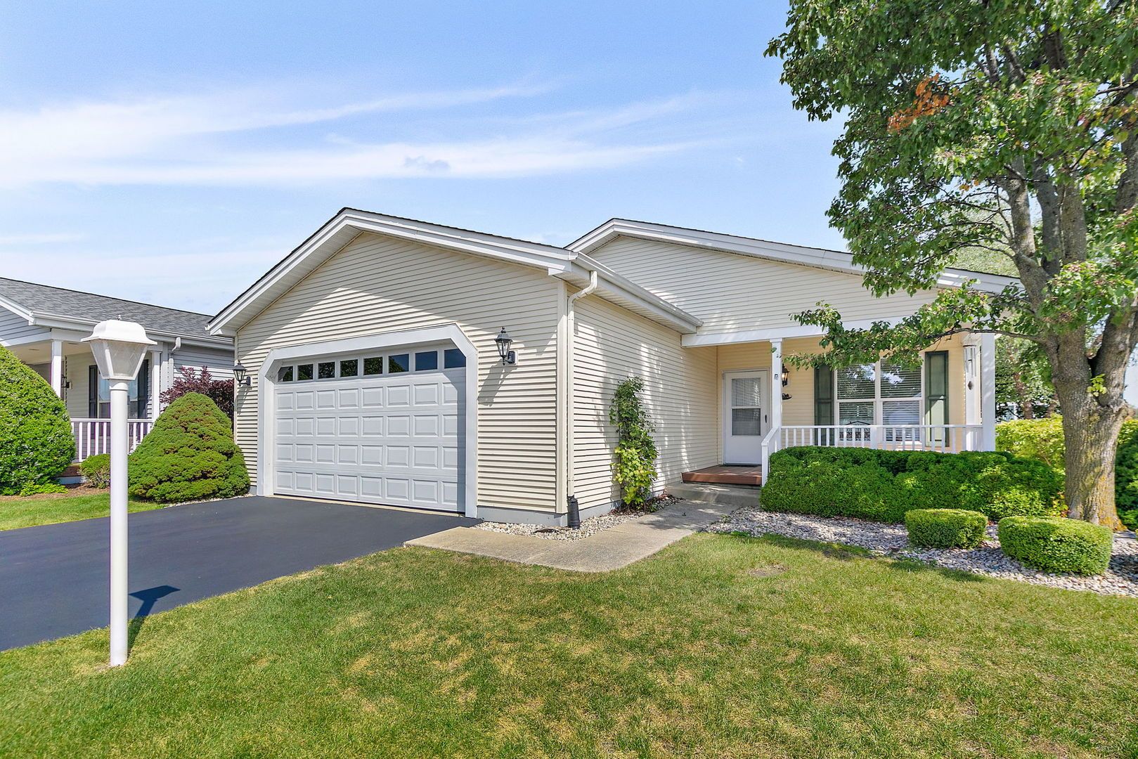 115 Hunter Court — Grayslake, IL 60030