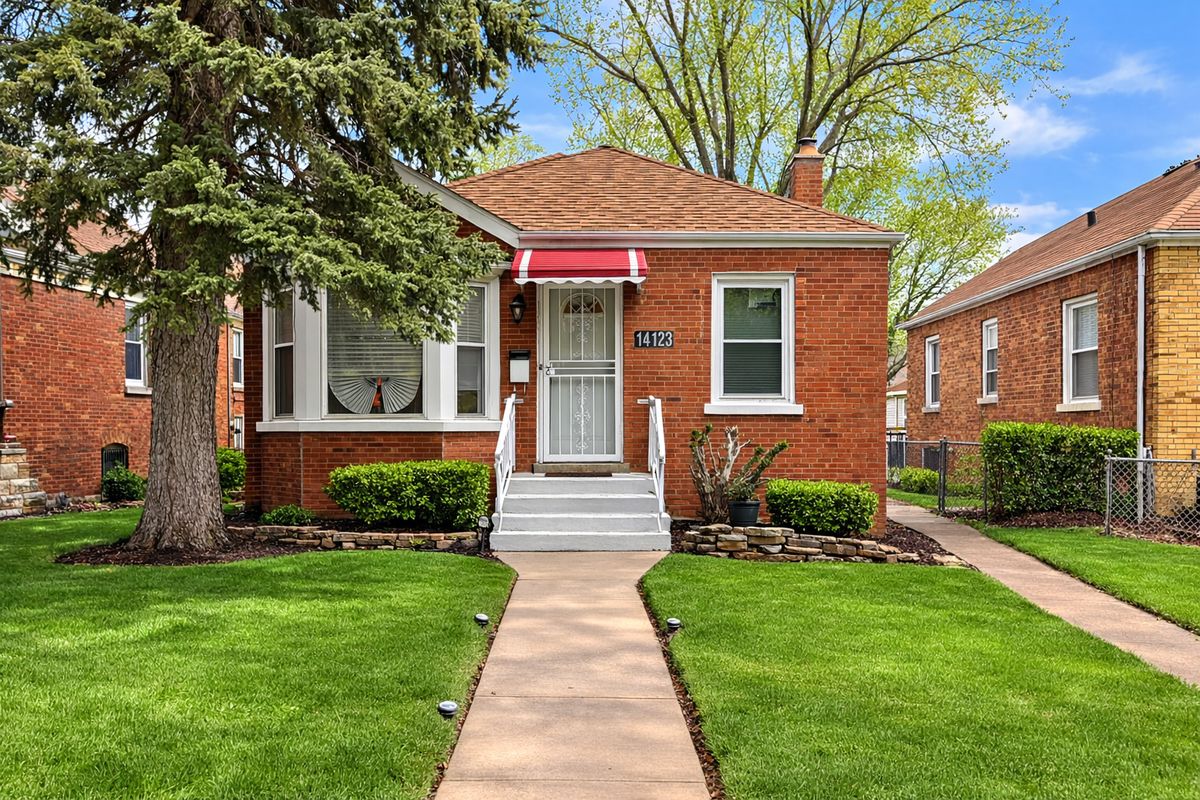 14123 State Street, Riverdale, IL 60827