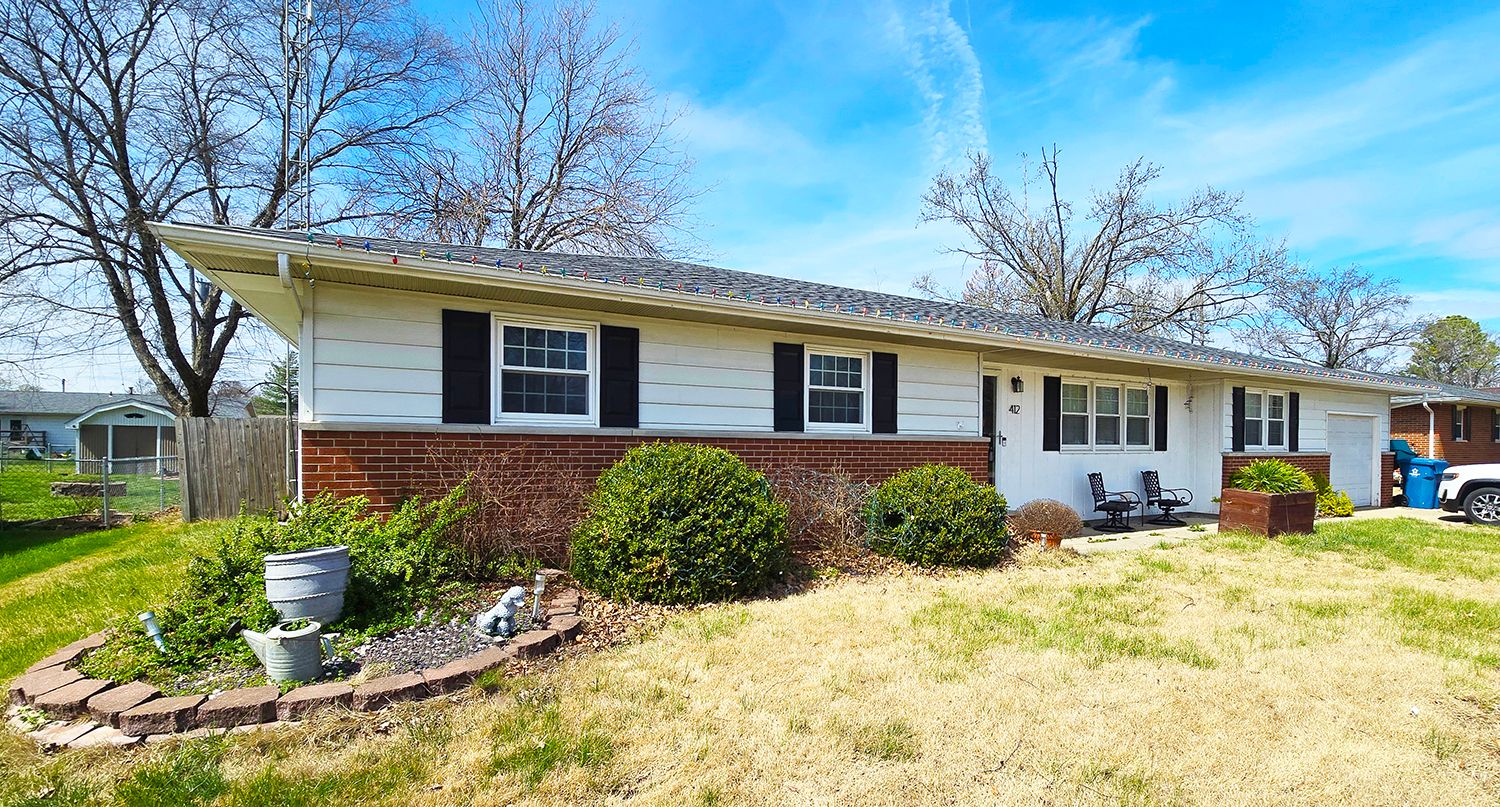 412 Sunset Drive — Centralia, IL 62801