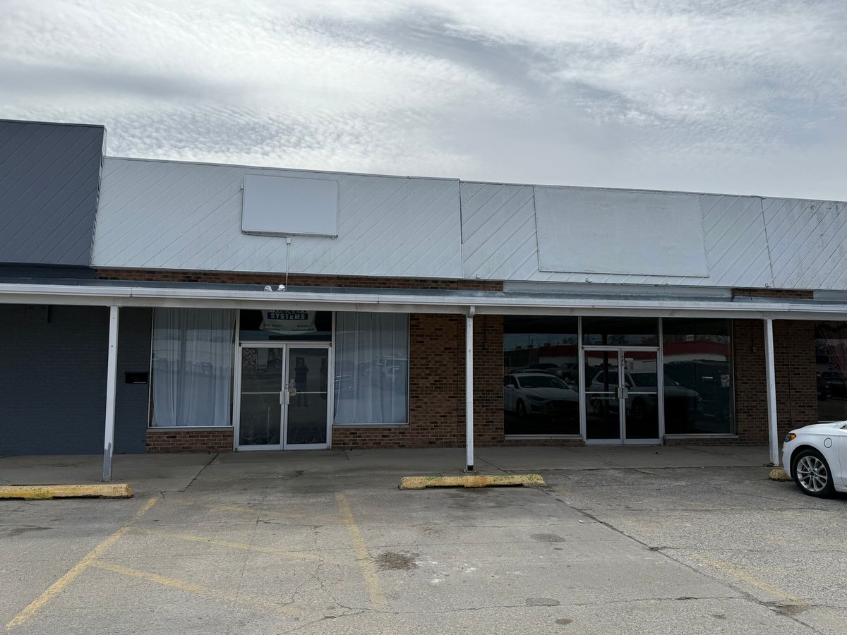 1443 & 1445 Whittaker Street, Salem, IL 62881