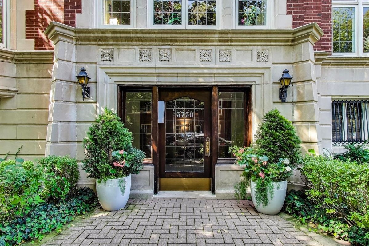 5750 Kenwood Avenue, Chicago, IL 60637