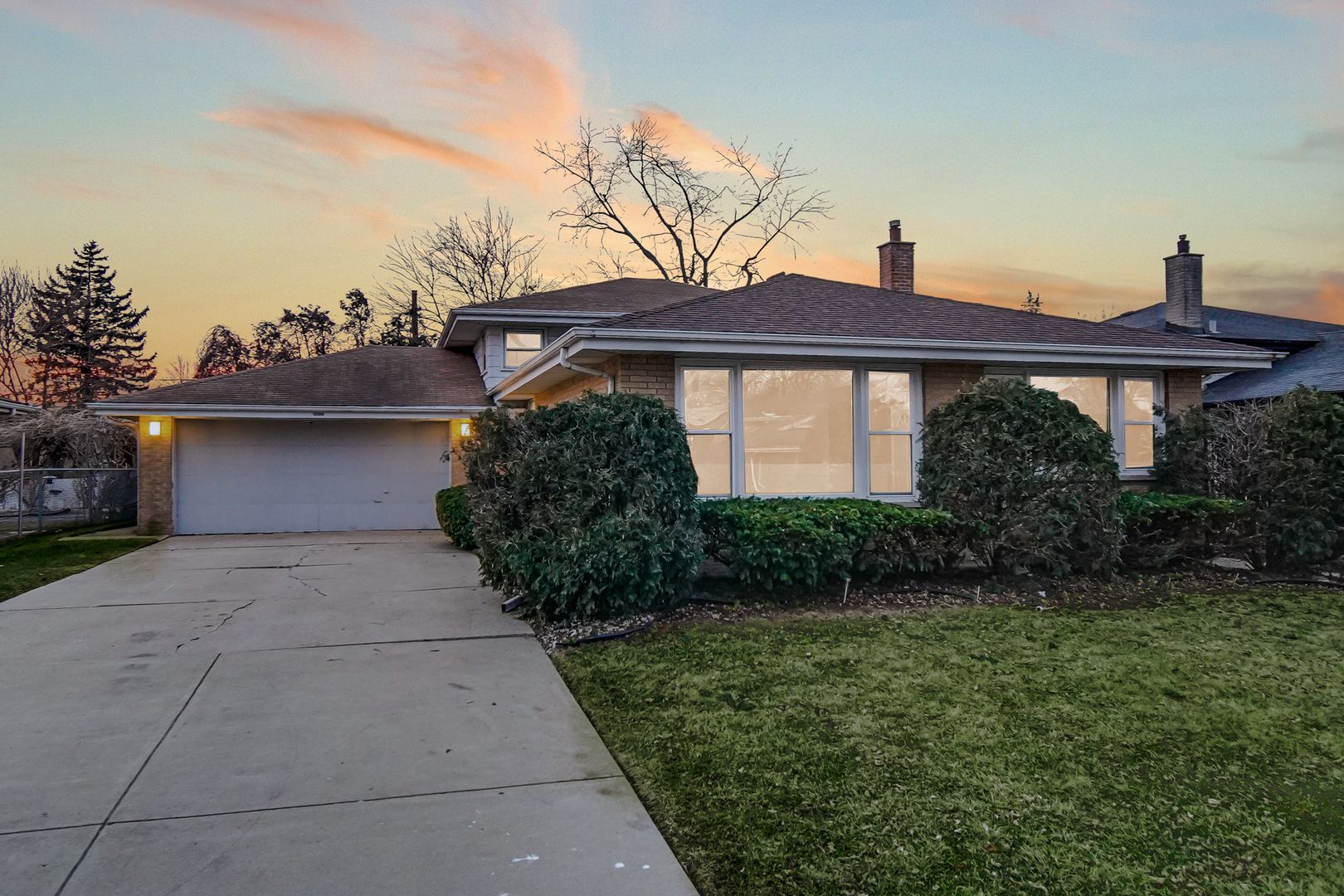 16906 Dobson Court — South Holland, IL 60473