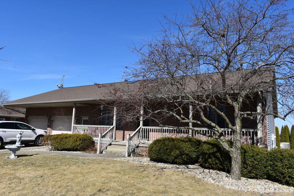 1308 W Carol Drive, Roanoke, IL 61561