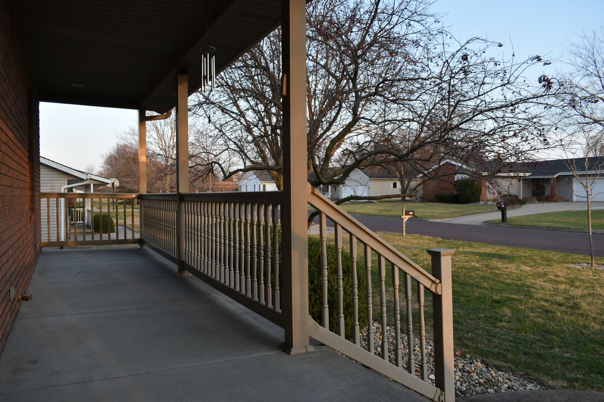 1308 W Carol Drive, Roanoke, IL 61561