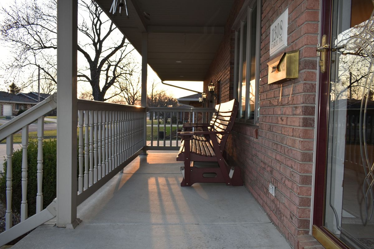 1308 W Carol Drive, Roanoke, IL 61561