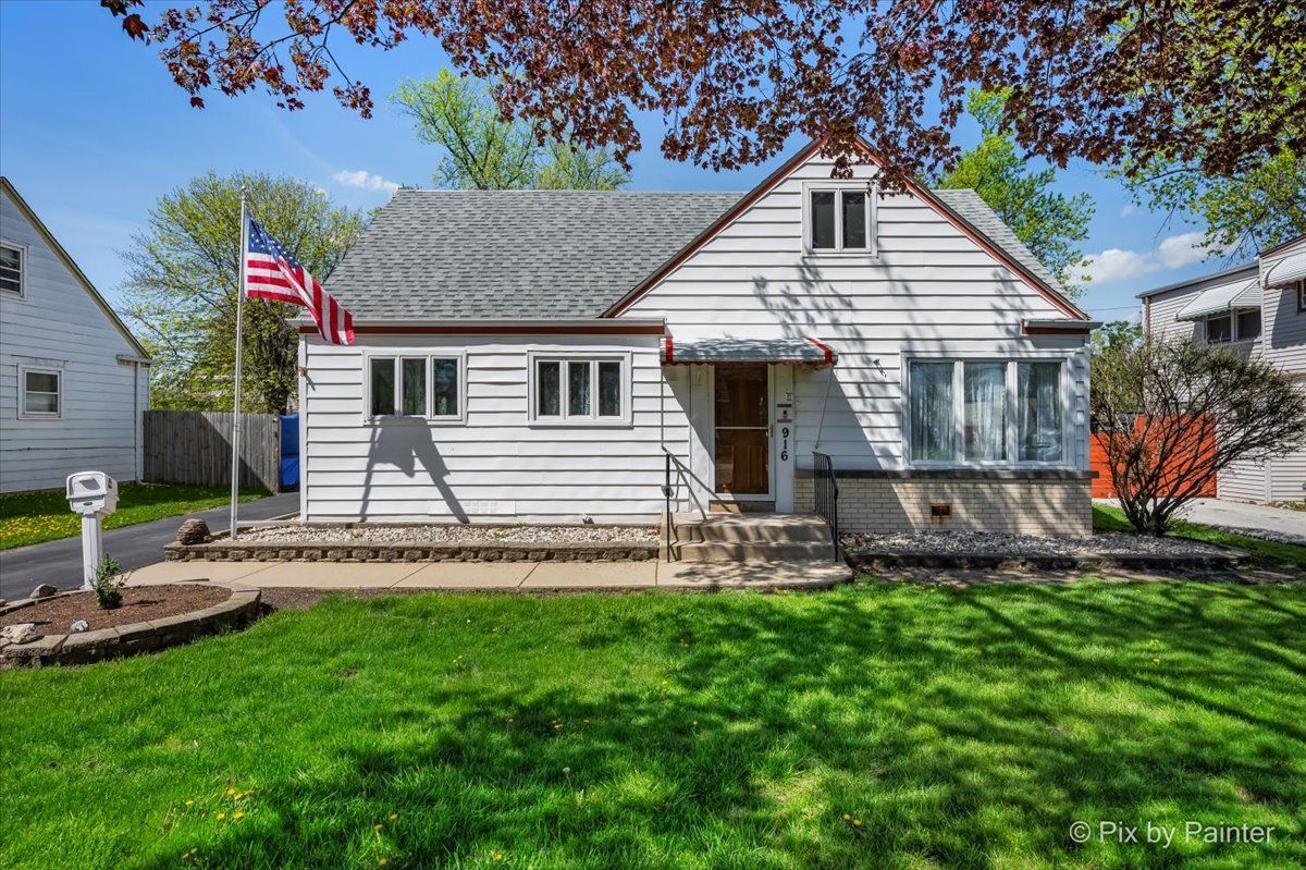 916 N Roberta Avenue — Melrose Park, IL 60164