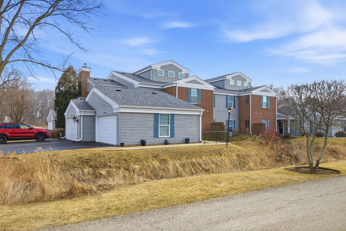 8421 Canary Grass Lane, Fox Lake, IL 60020