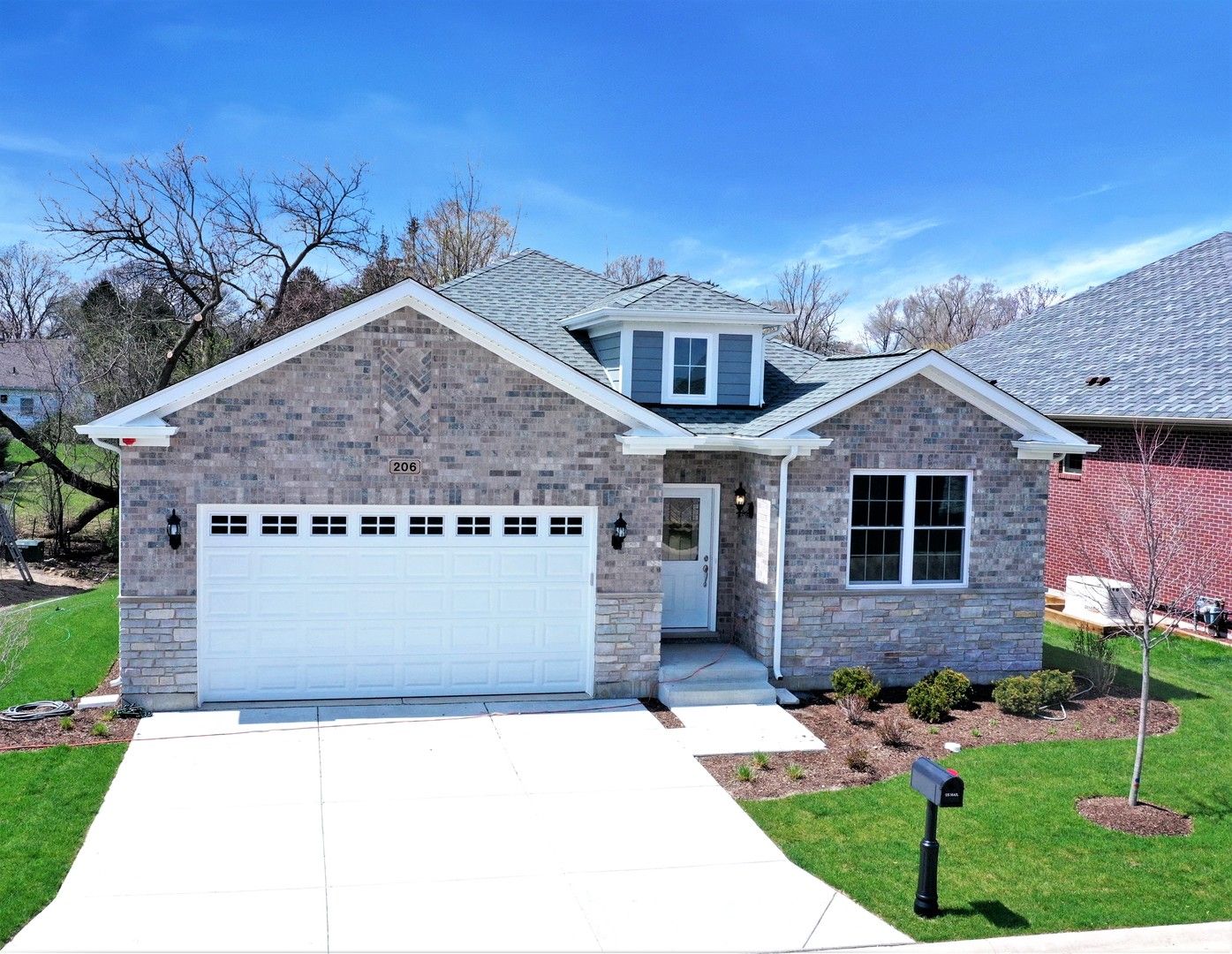 106 Donmor Drive — Bloomingdale, IL 60108