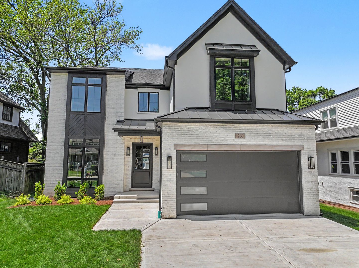 286 N Indiana Avenue — Elmhurst, IL 60126