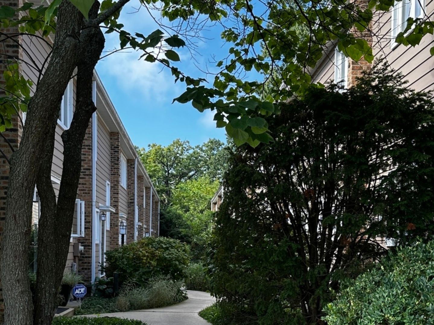 315 Hawthorn Avenue #E — Glencoe, IL 60022