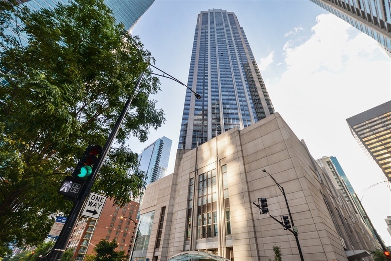 512 N MCCLURG Court #1509 — Chicago, IL 60611