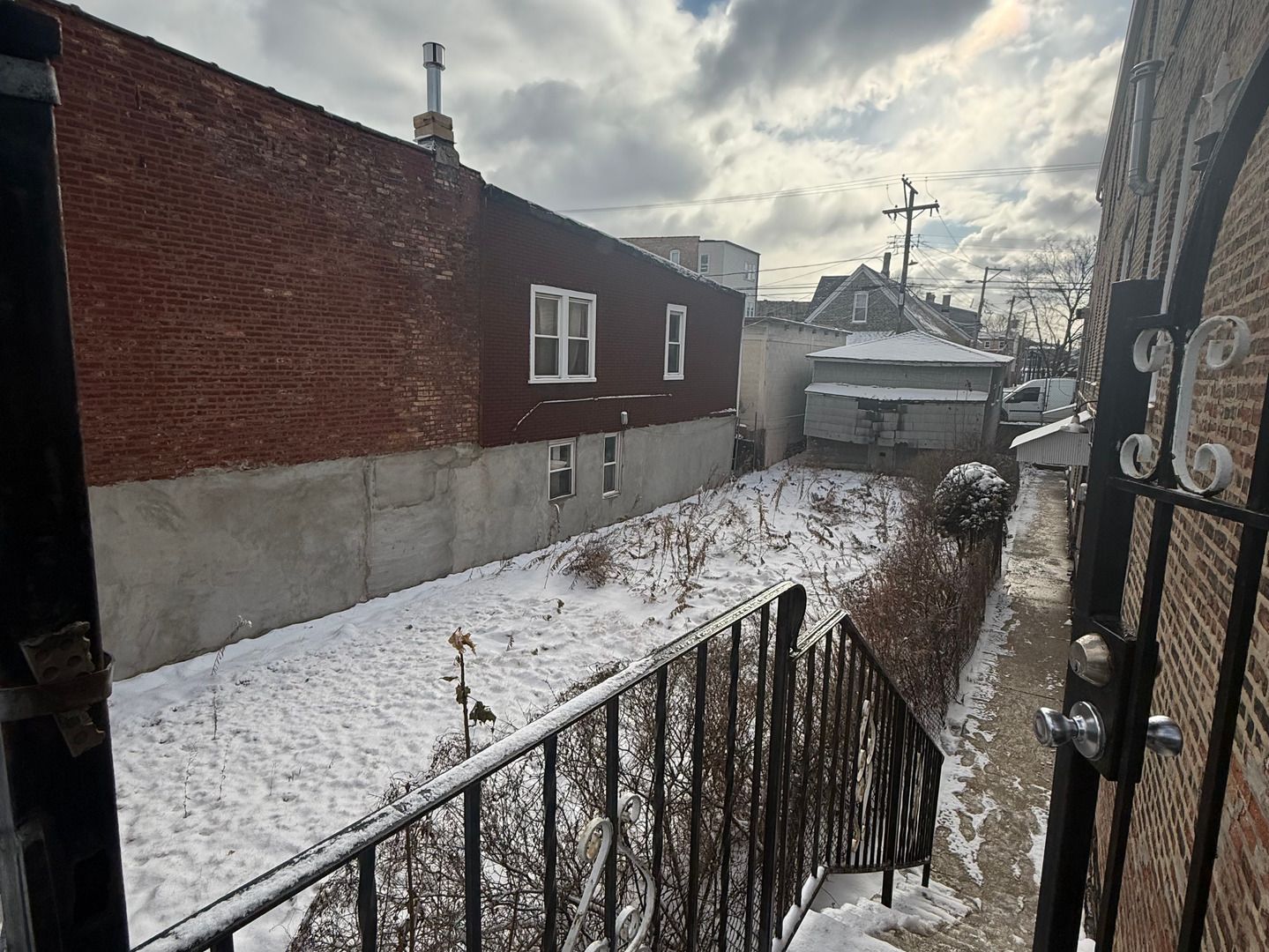 2247 W Cermak Road — Chicago, IL 60608