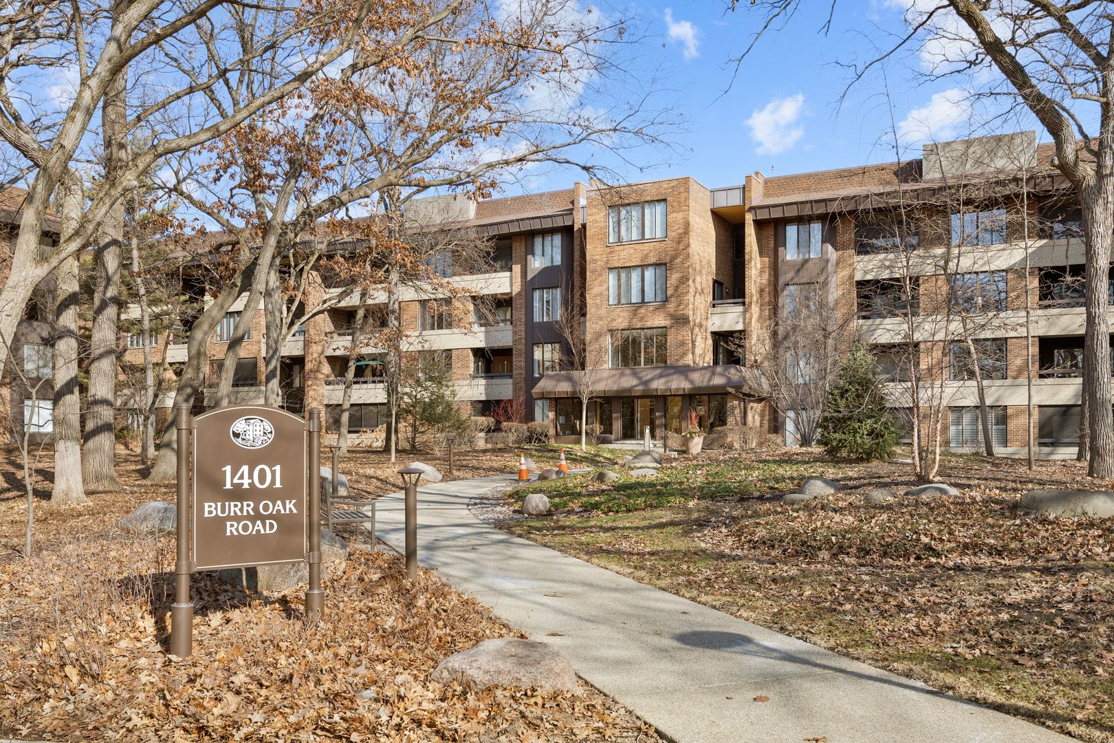 1401 Burr Oak Road #117B — Hinsdale, IL 60521