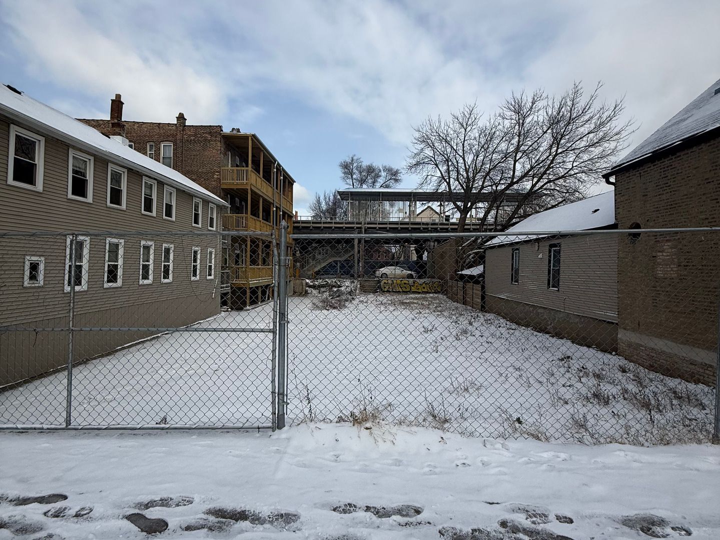 2050 W 21st Street — Chicago, IL 60608