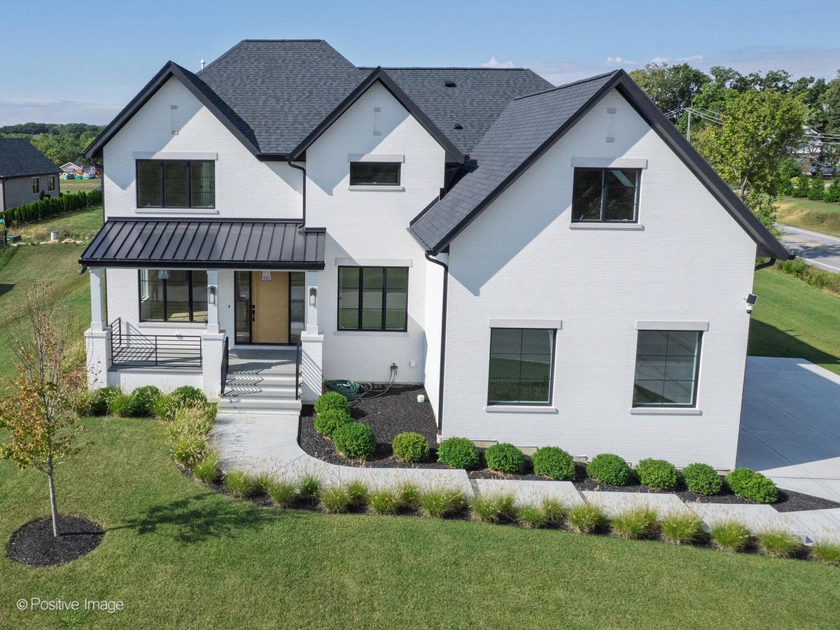 8302 Pleasant View Avenue, Willow Springs, IL 60480