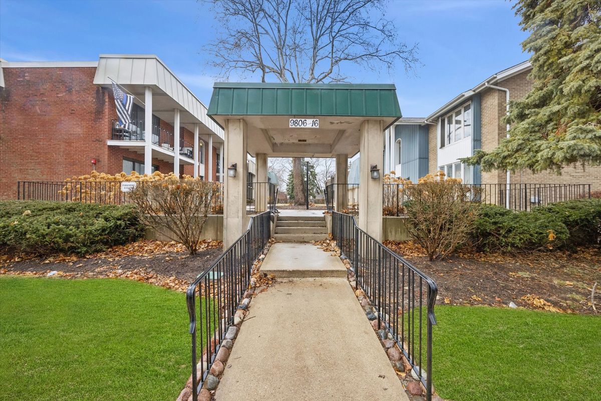 9808 Karlov Avenue, Oak Lawn, IL 60453