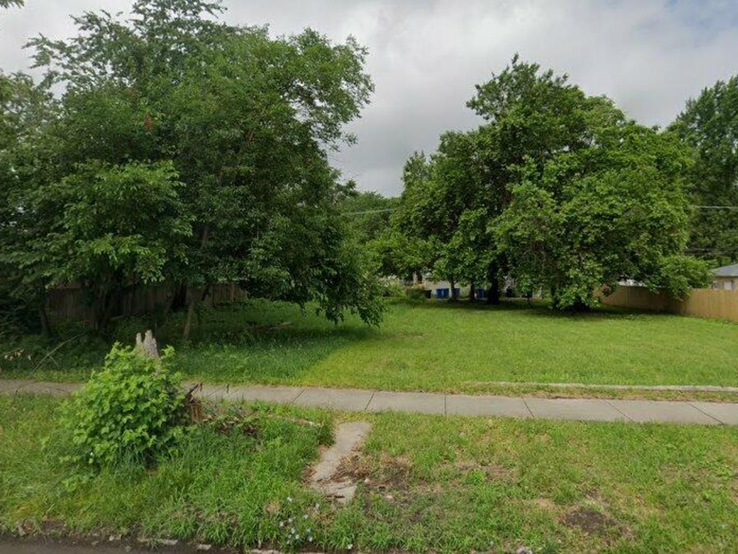 8016 S Kimbark Avenue — Chicago, IL 60619