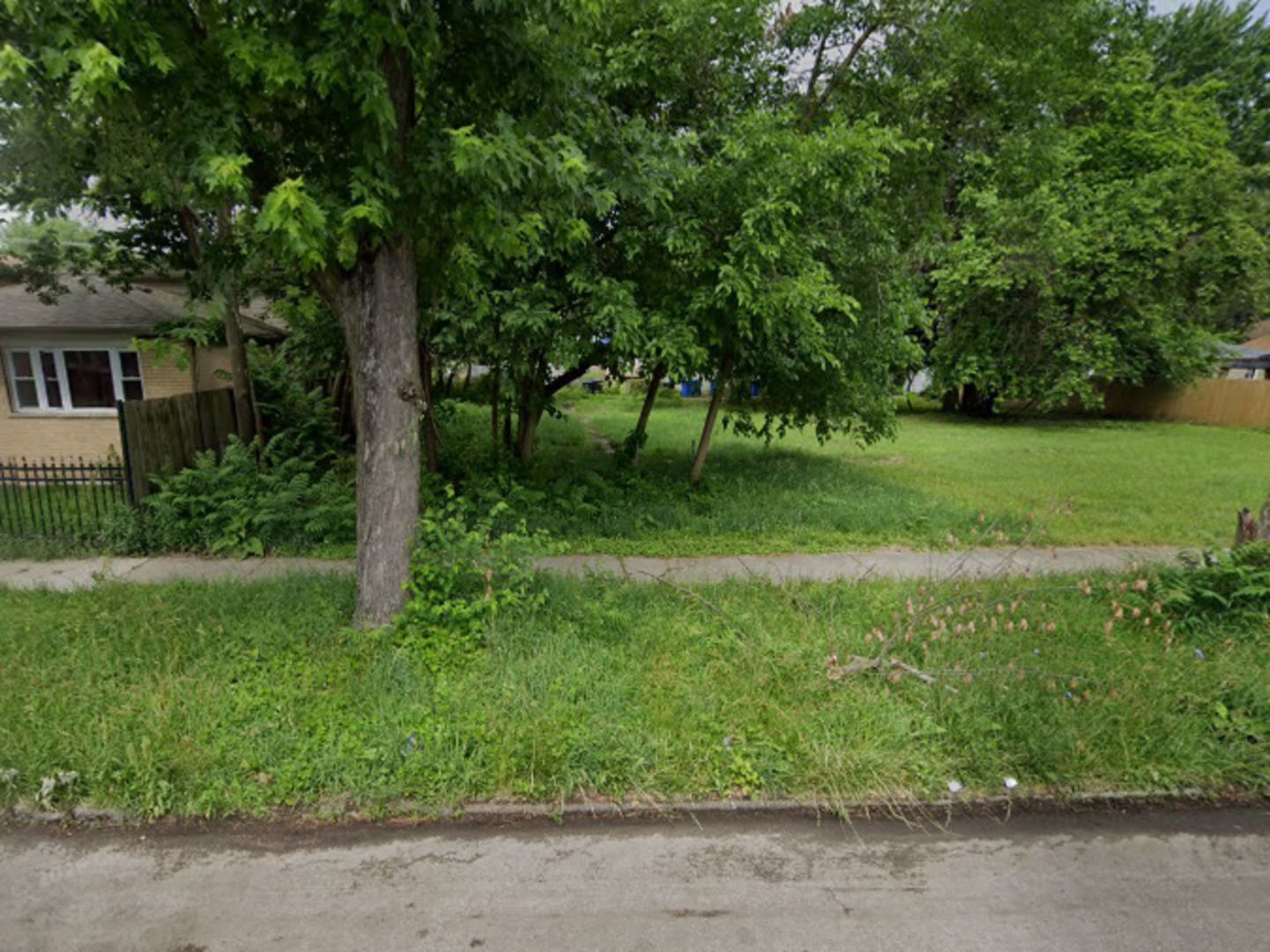 8018 S Kimbark Avenue — Chicago, IL 60619