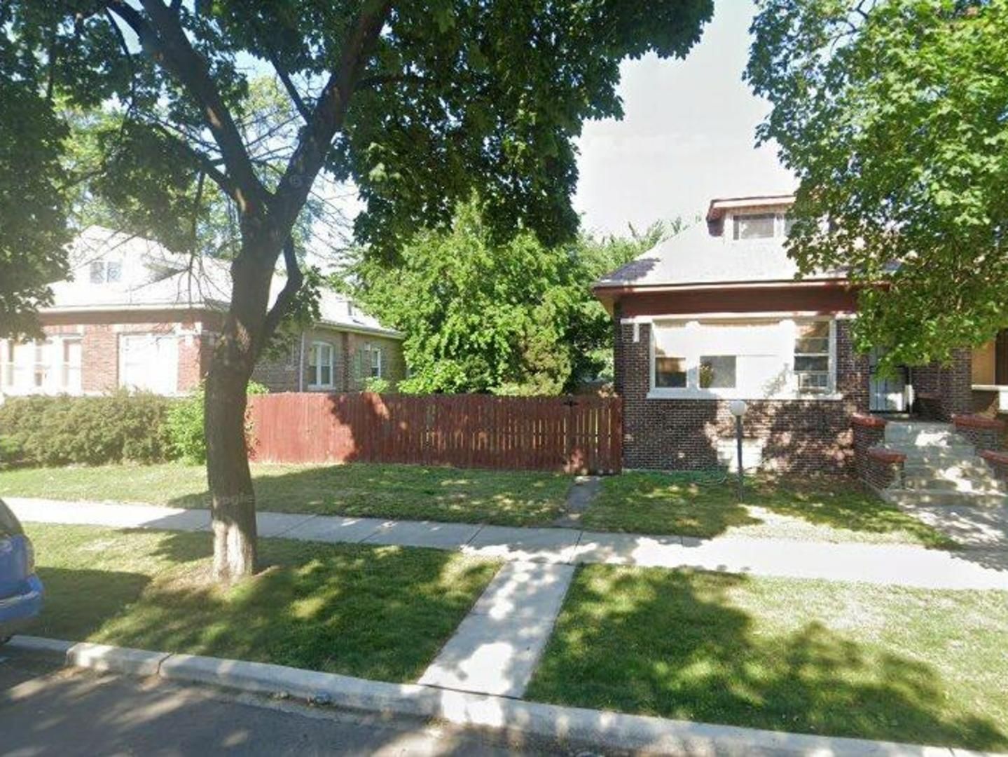 8356 S Paxton Avenue — Chicago, IL 60617