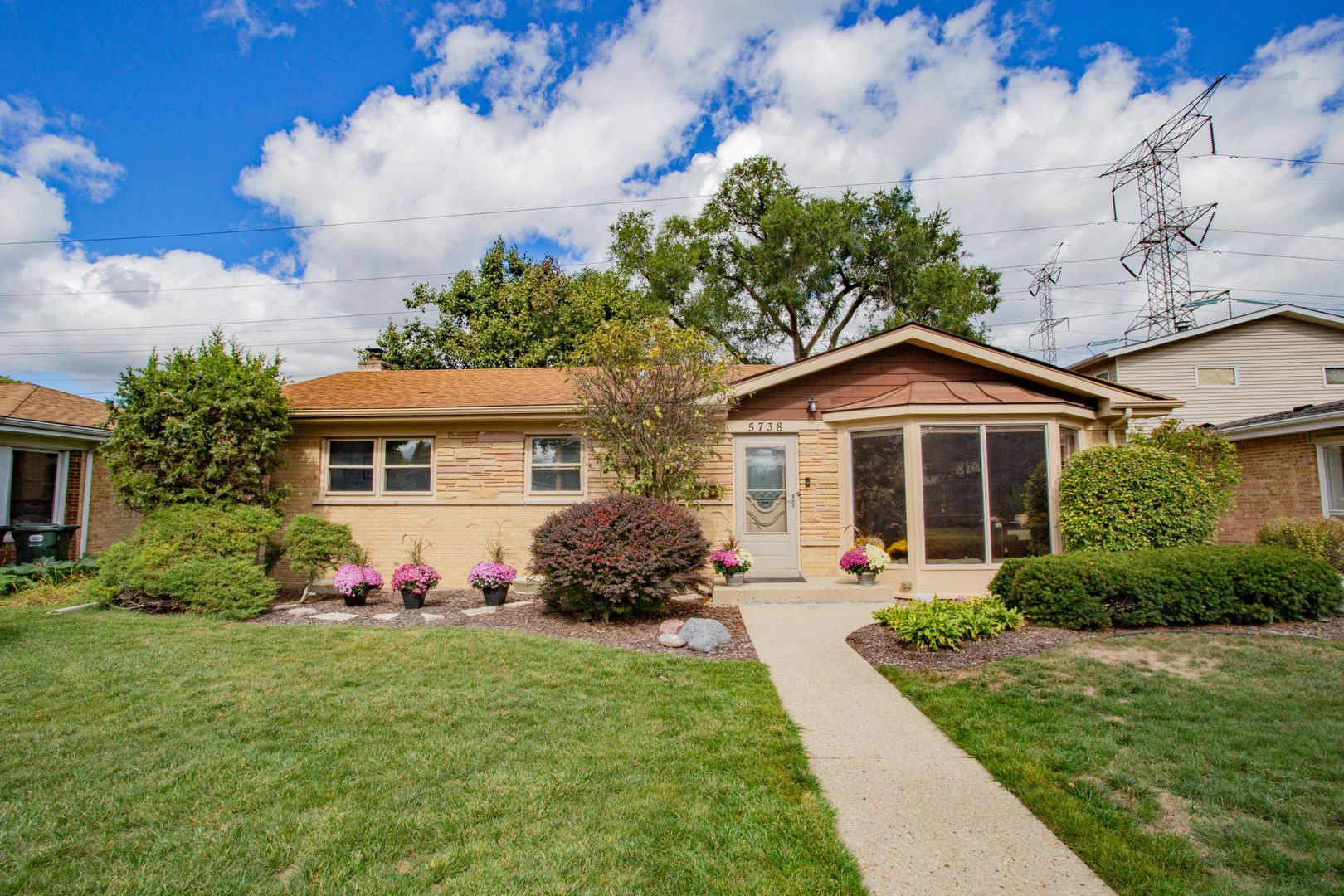 5738 Lyons Street — Morton Grove, IL 60053